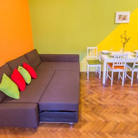 Bright & Light Apartment