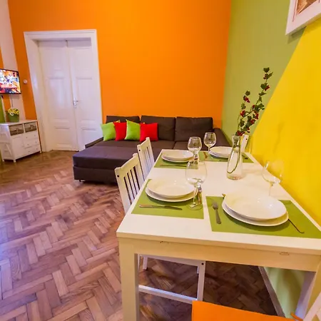 Bright & Light Apartment