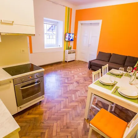 Bright & Light Apartment