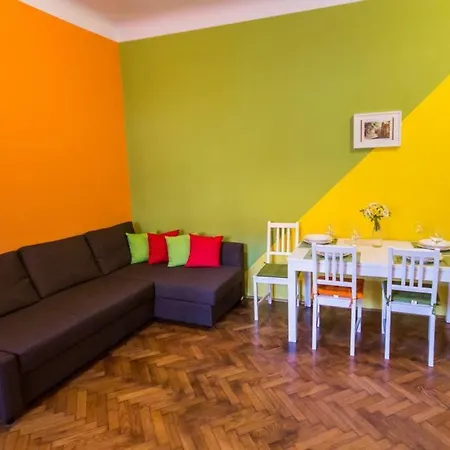 Bright & Light Apartment